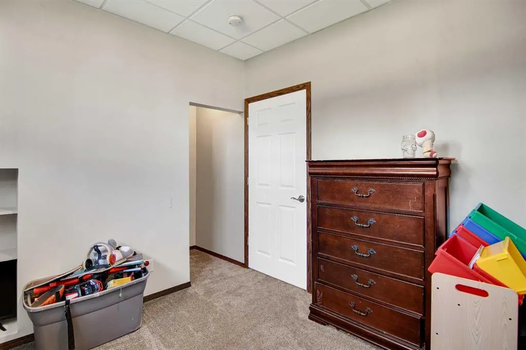 38 Woodbine Avenue NW