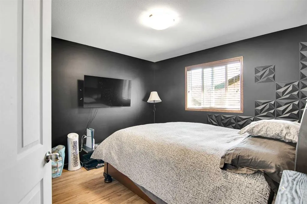 38 Woodbine Avenue NW