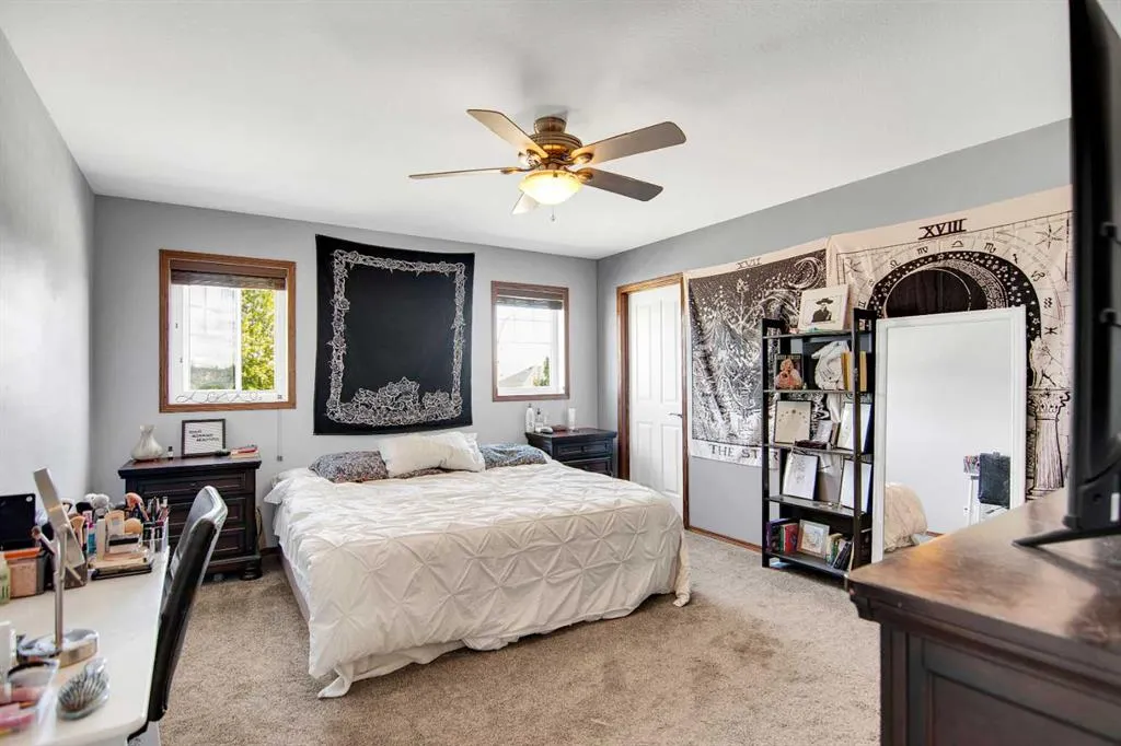 38 Woodbine Avenue NW