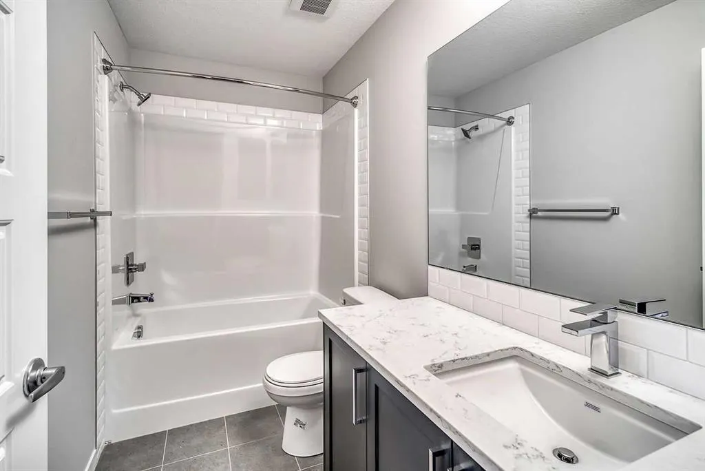 300 Harvest Hills Place NE, #215