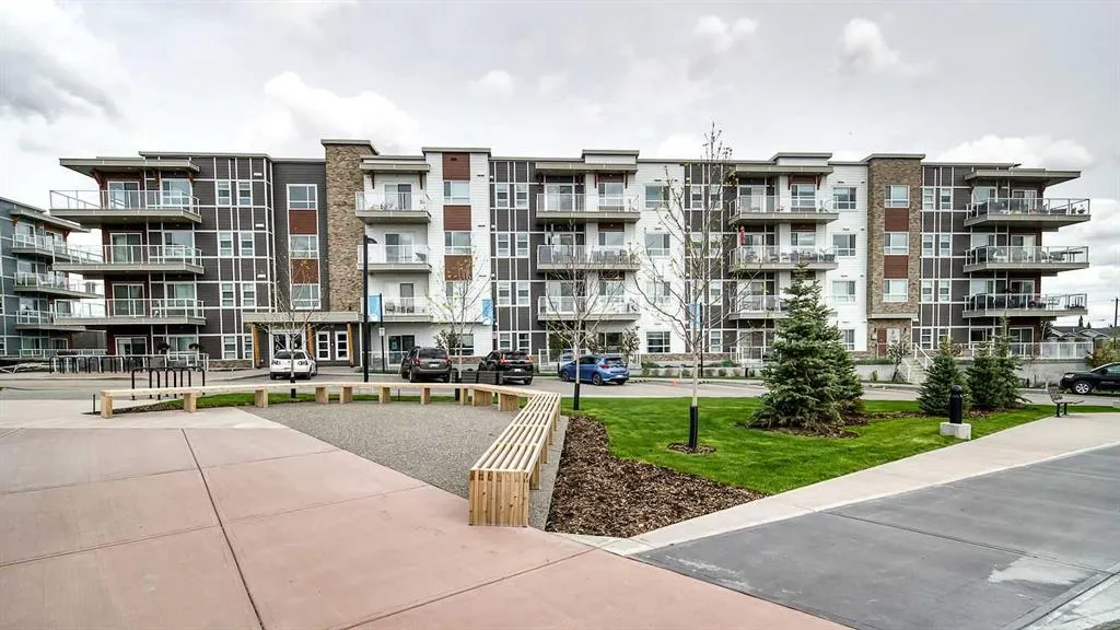 300 Harvest Hills Place NE, #215