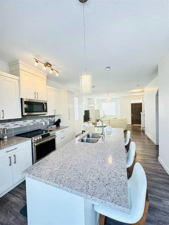 641 Evanston Manor NW