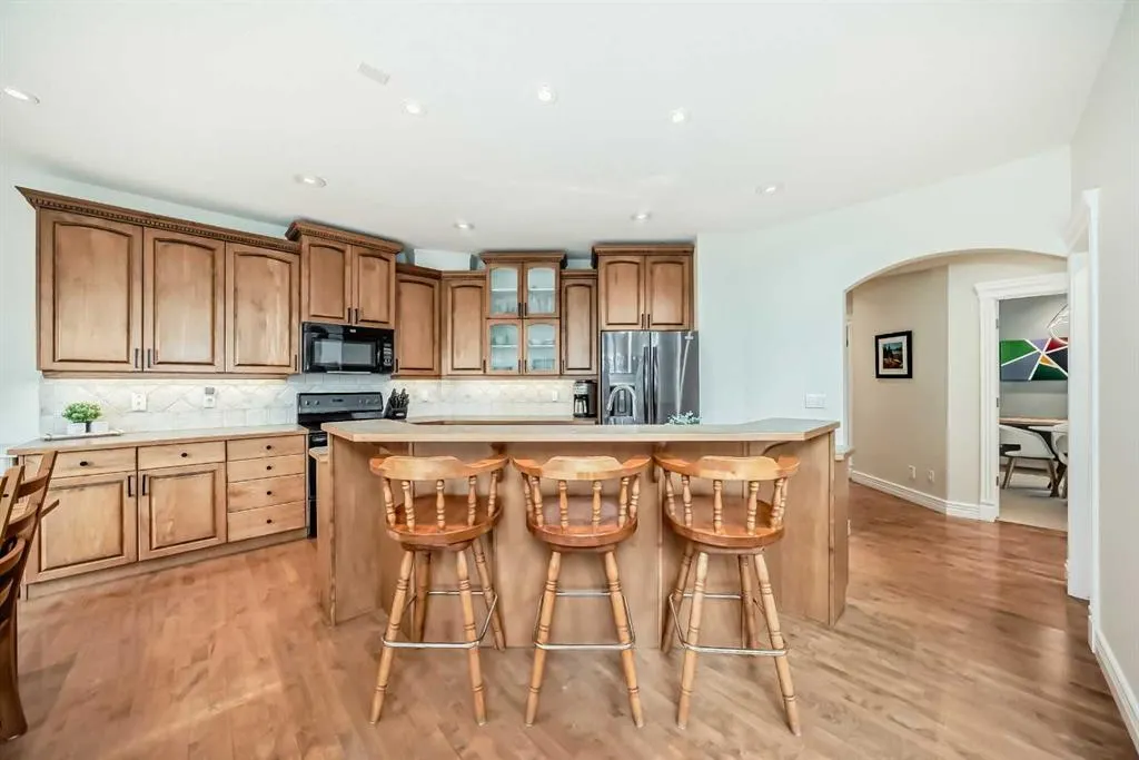 35 Cougar Ridge View SW