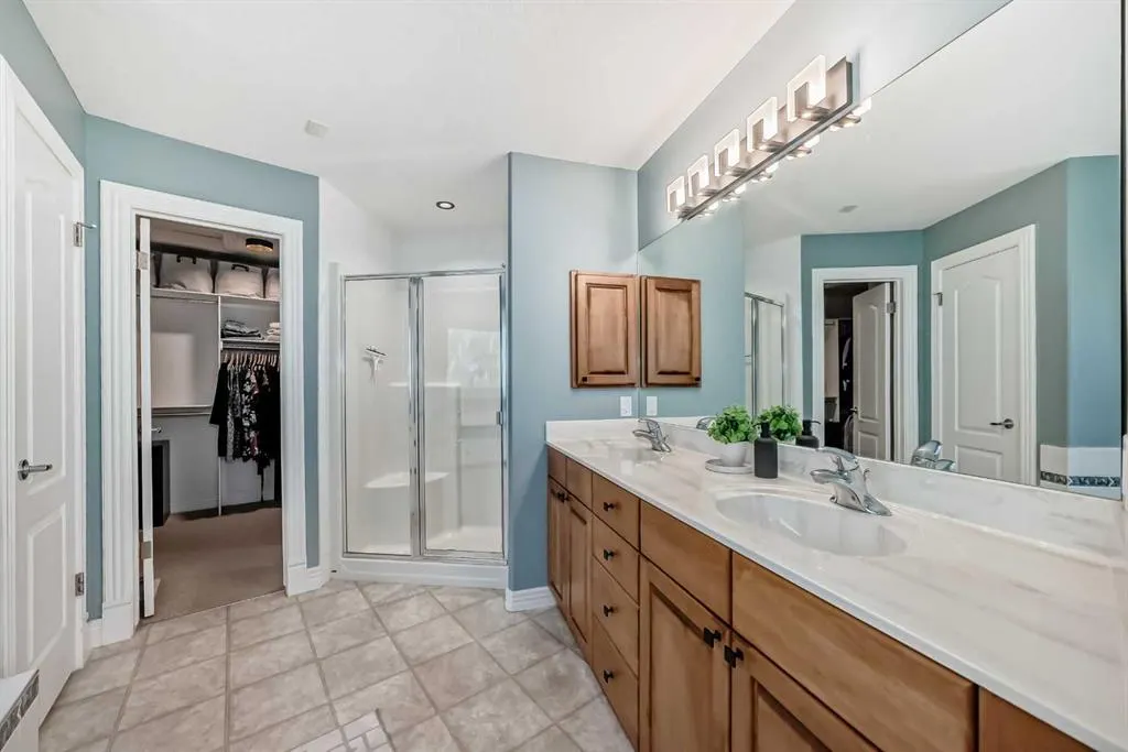 35 Cougar Ridge View SW