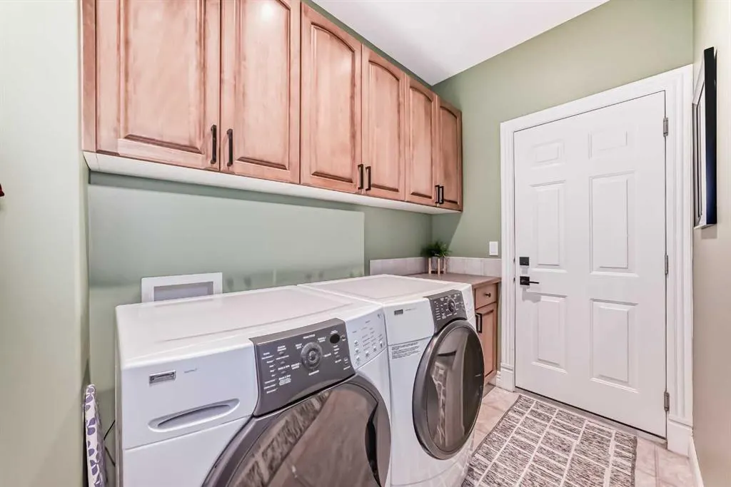 35 Cougar Ridge View SW