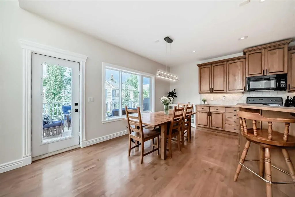 35 Cougar Ridge View SW