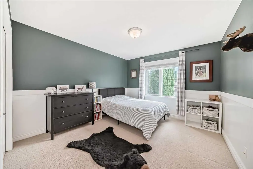 35 Cougar Ridge View SW
