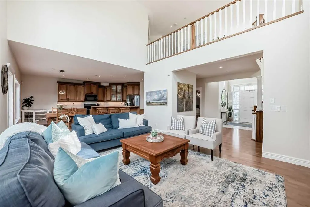 35 Cougar Ridge View SW