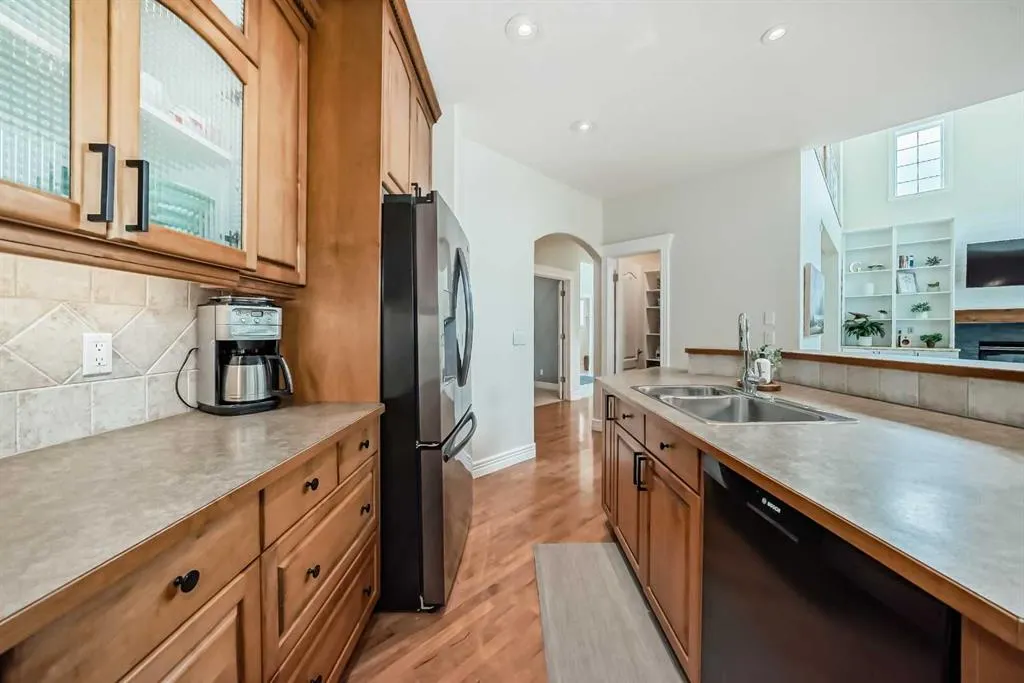 35 Cougar Ridge View SW
