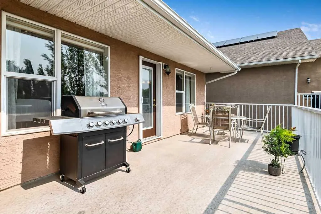 316 Lineham Acres Drive NW