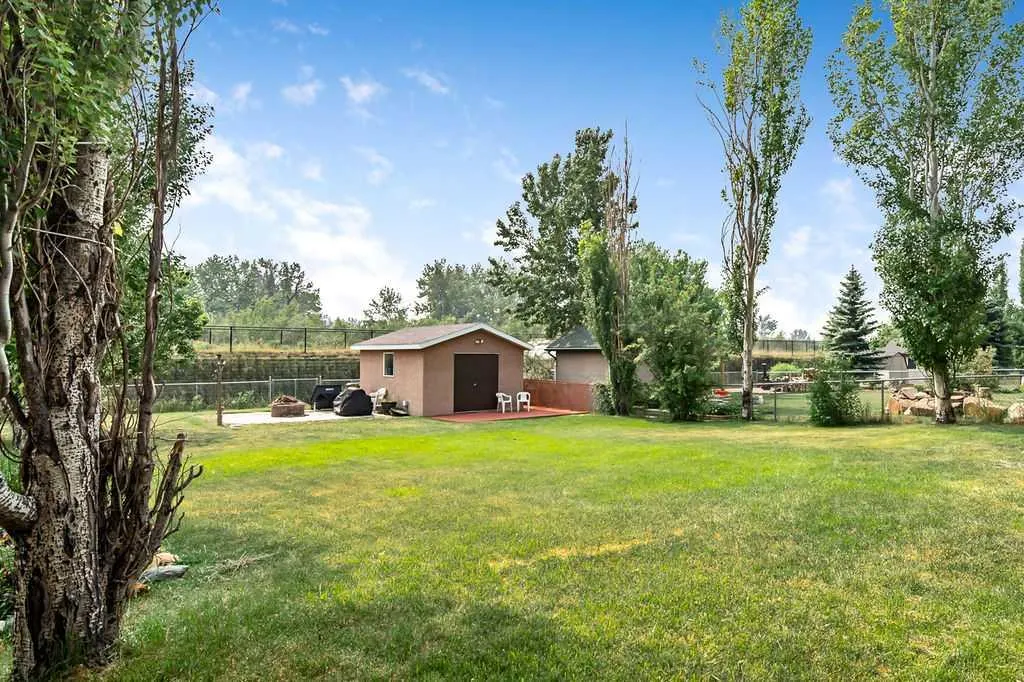 316 Lineham Acres Drive NW