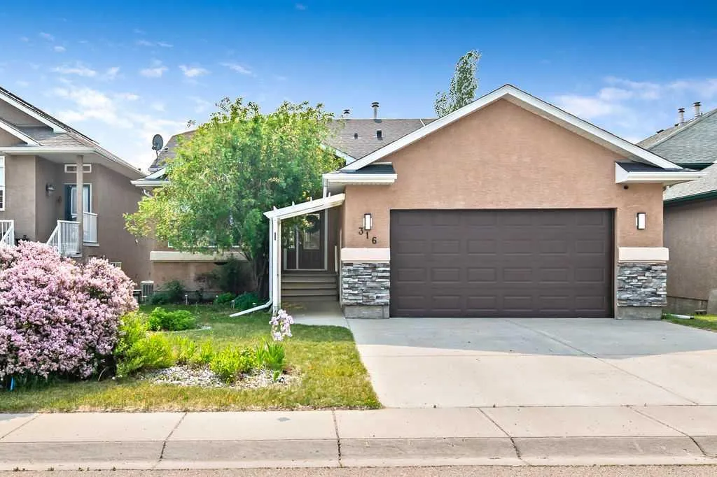 316 Lineham Acres Drive NW