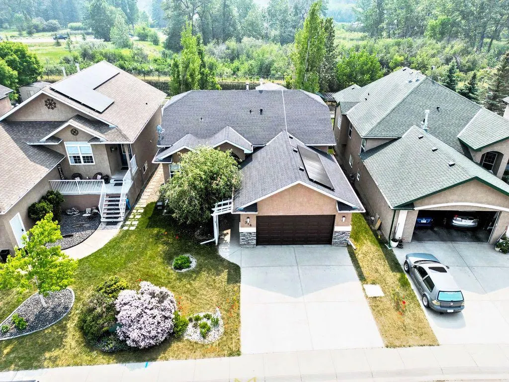 316 Lineham Acres Drive NW