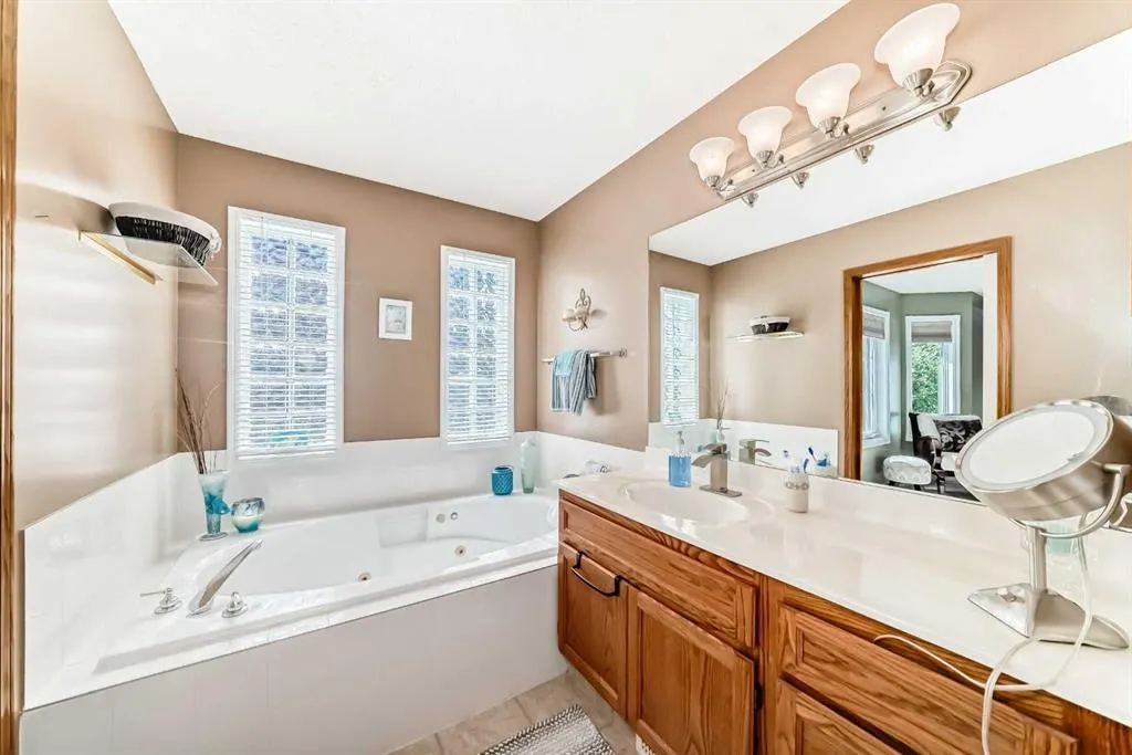 15 Chaparral Link SE