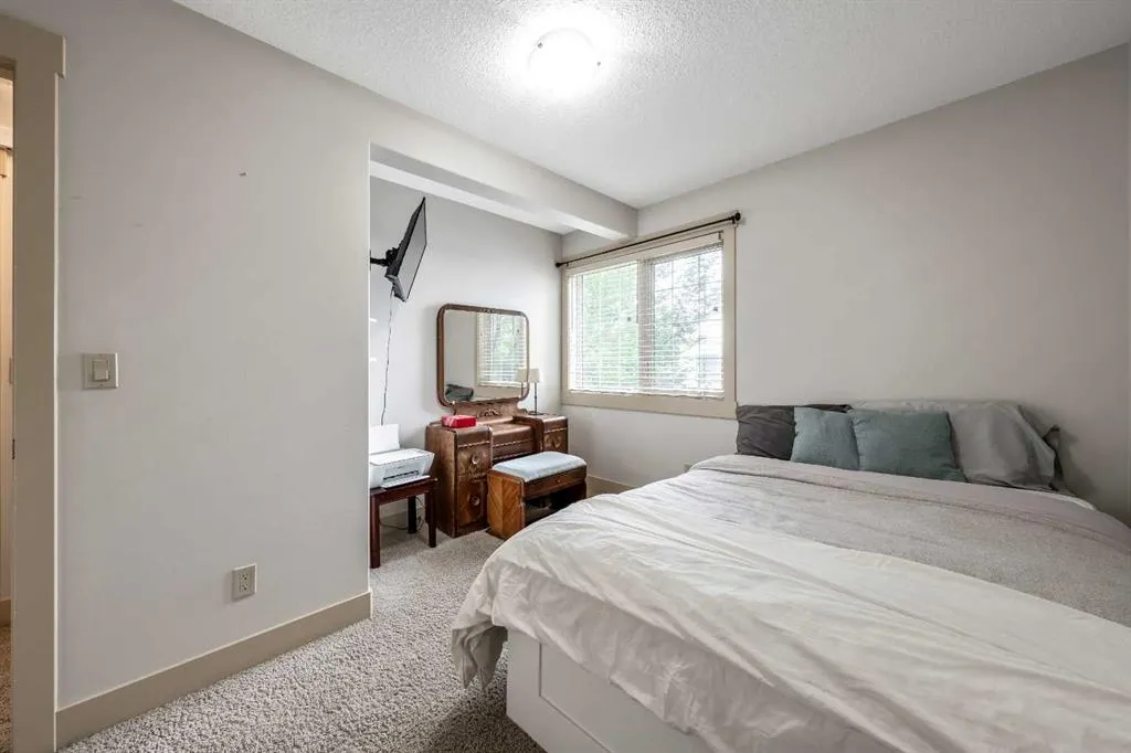 442 12 Avenue NE, #2