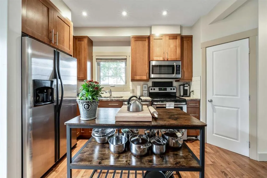 442 12 Avenue NE, #2