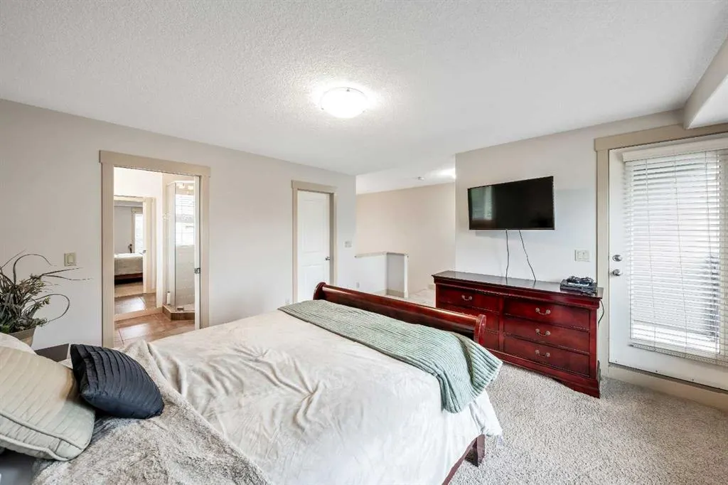 442 12 Avenue NE, #2