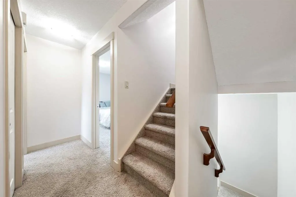 442 12 Avenue NE, #2