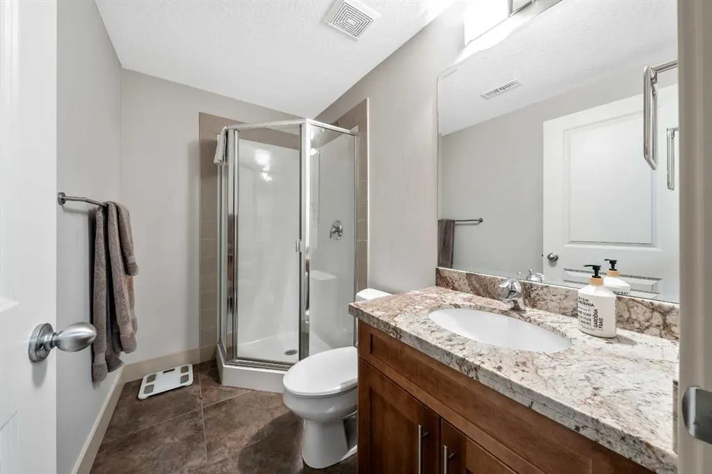 442 12 Avenue NE, #2