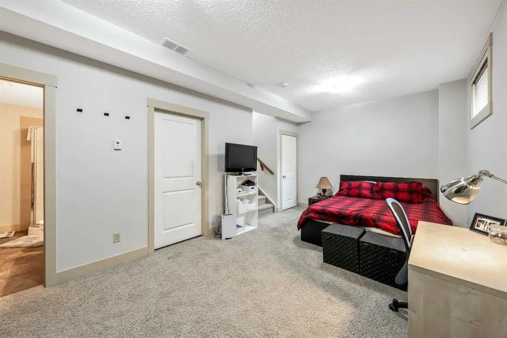 442 12 Avenue NE, #2
