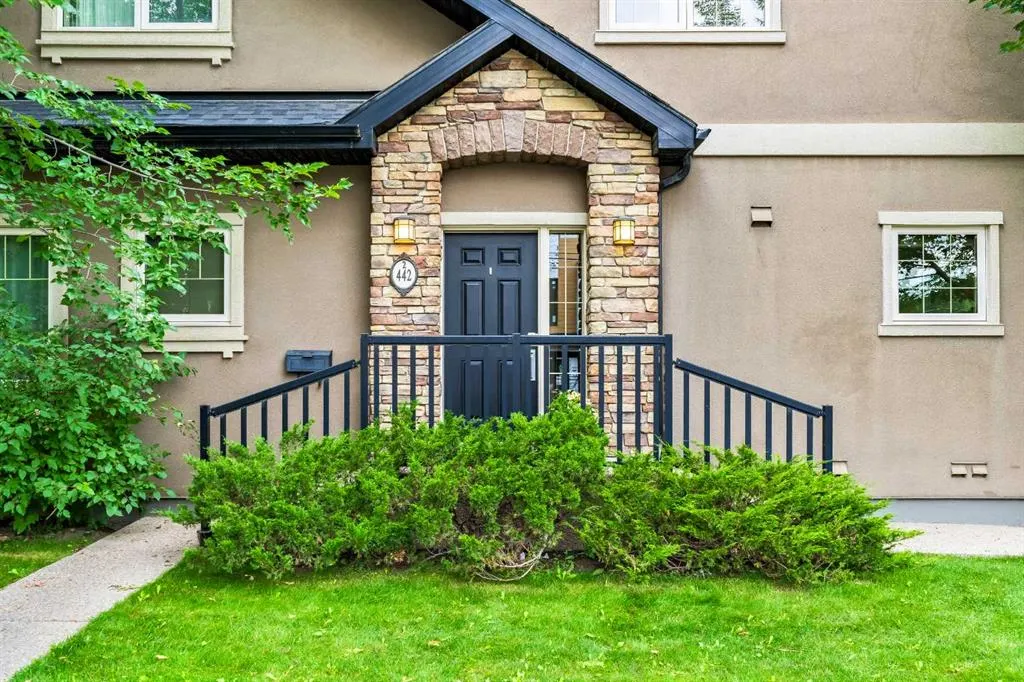 442 12 Avenue NE, #2