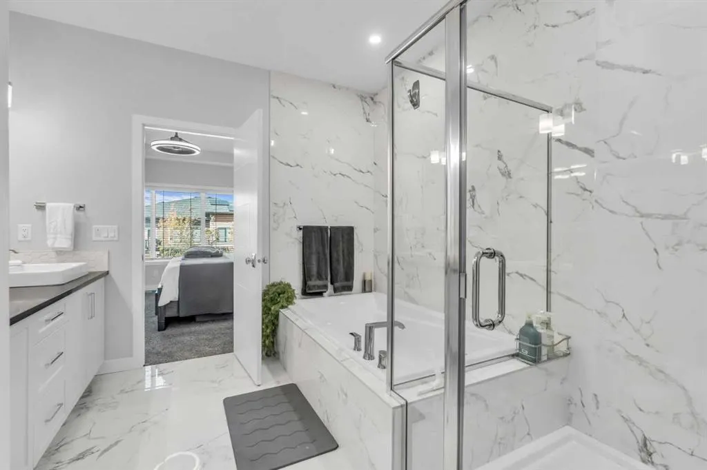 111 Marina Cove SE