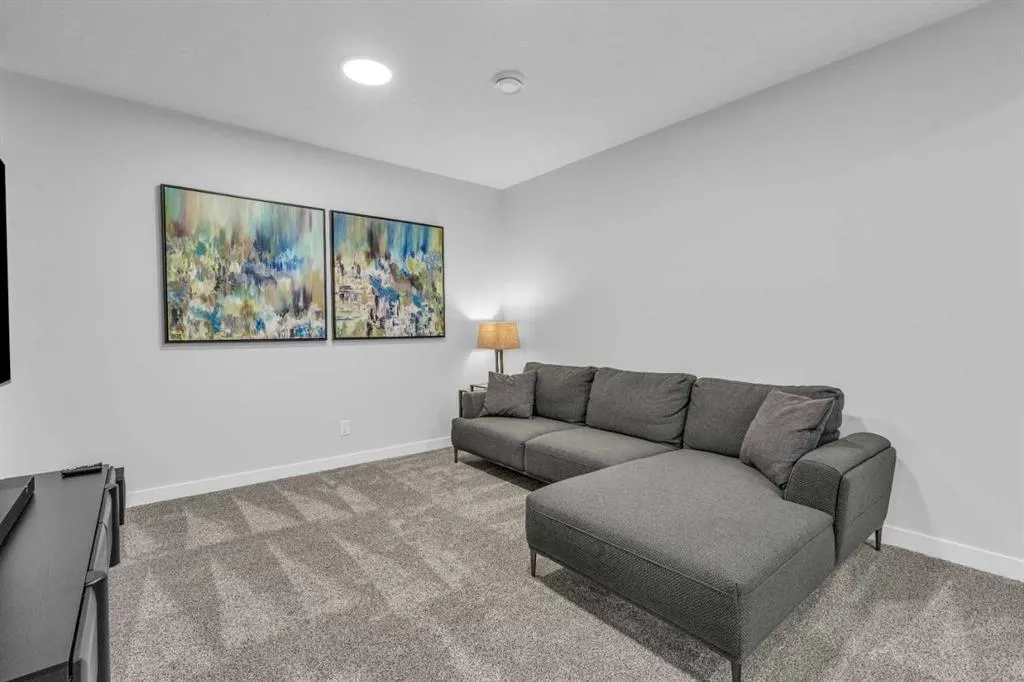 111 Marina Cove SE