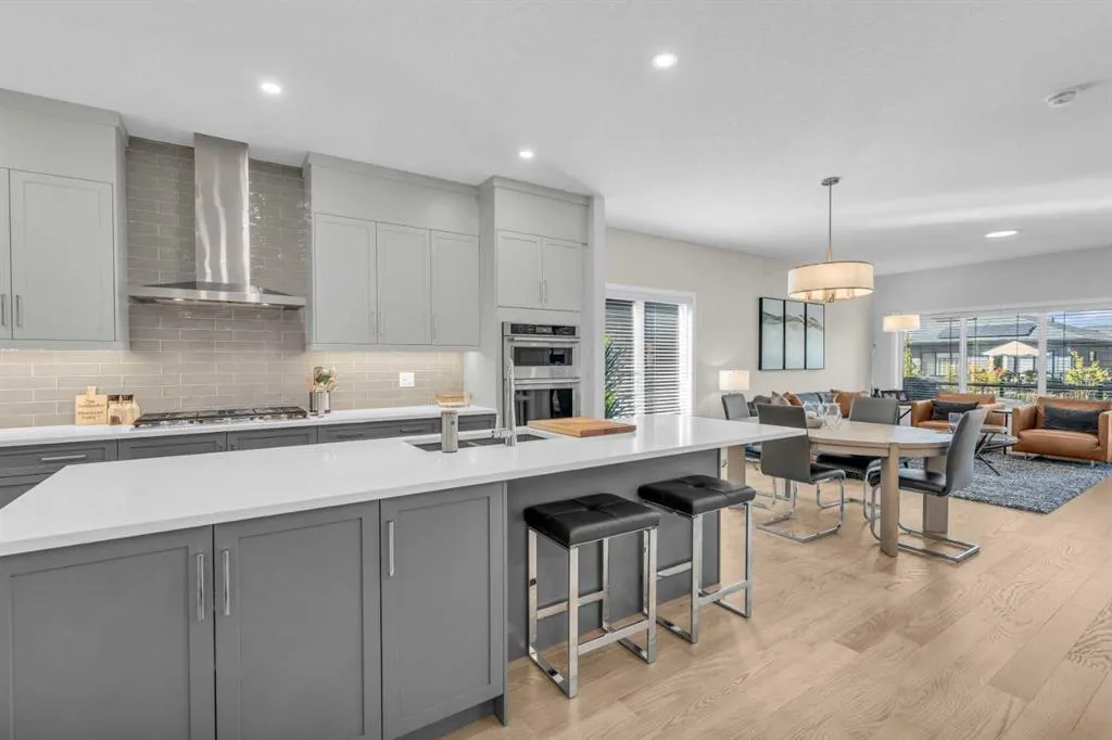 111 Marina Cove SE