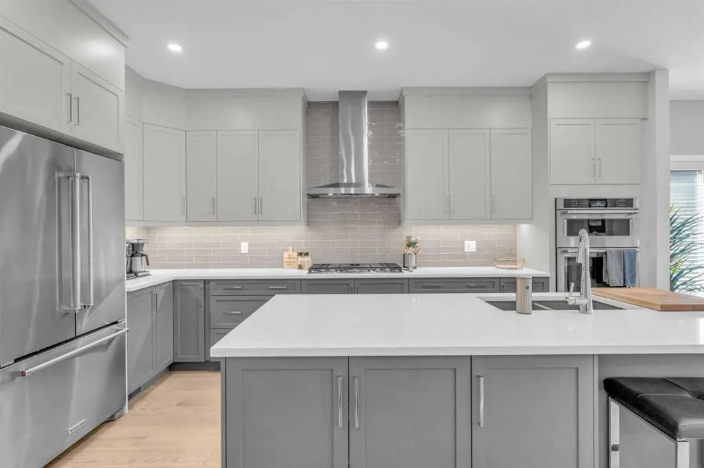111 Marina Cove SE