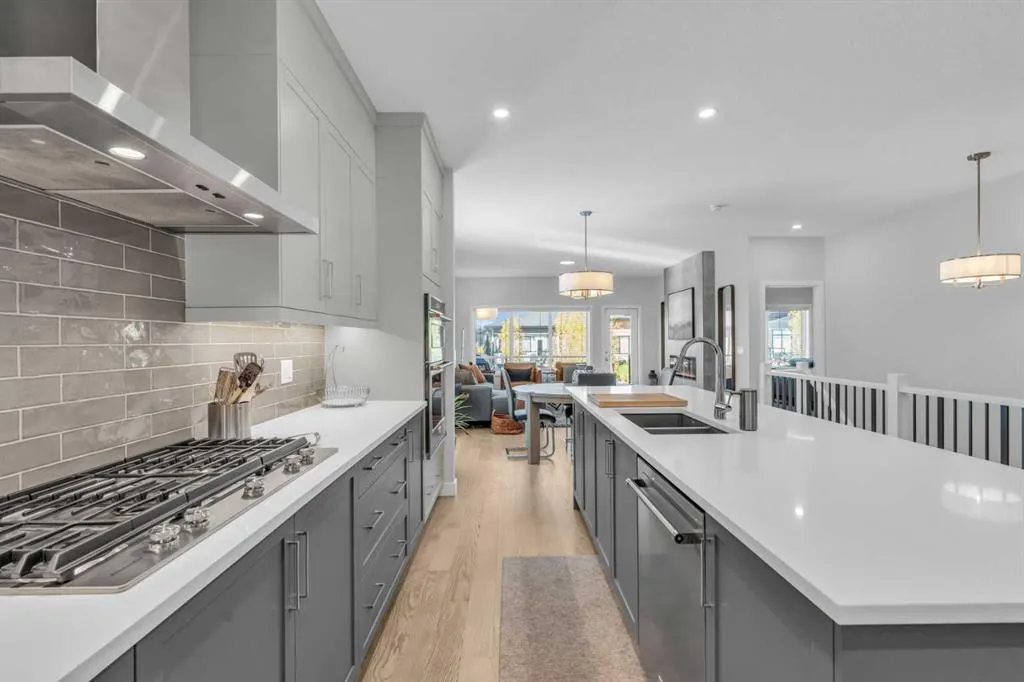 111 Marina Cove SE