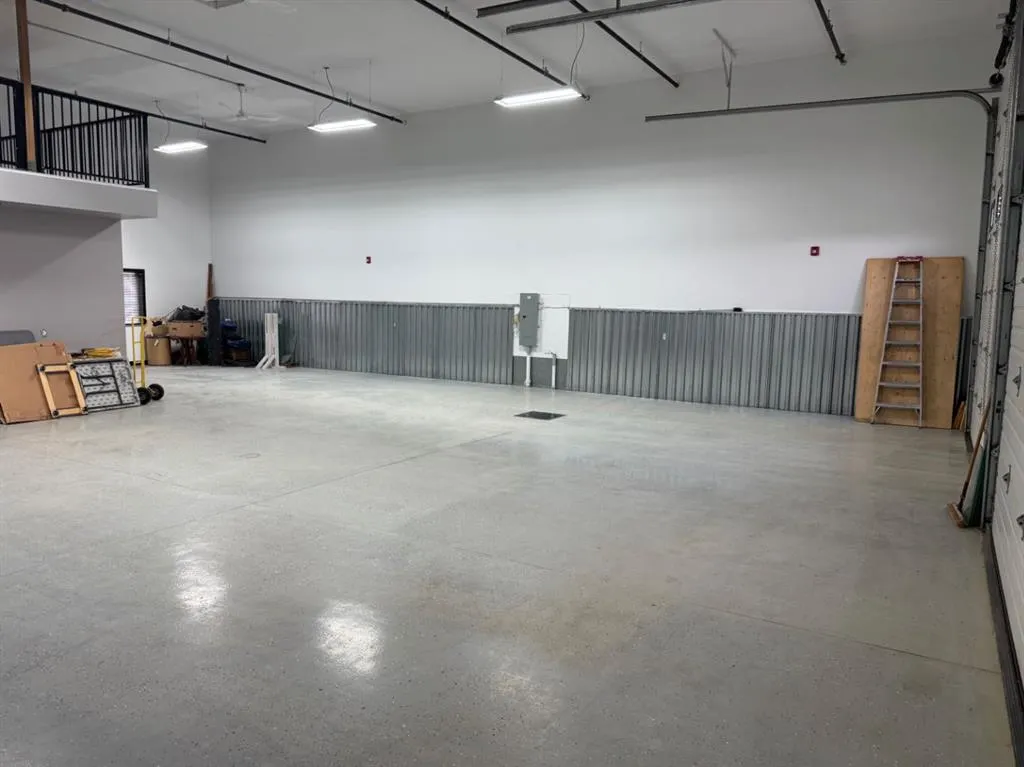 64146 393 LOOP E Avenue E, #6