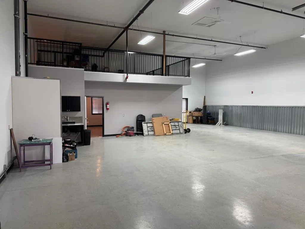 64146 393 LOOP E Avenue E, #6