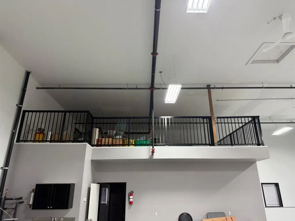 64146 393 LOOP E Avenue E, #6