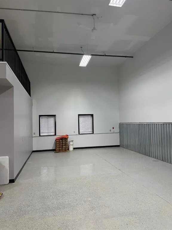 64146 393 LOOP E Avenue E, #6