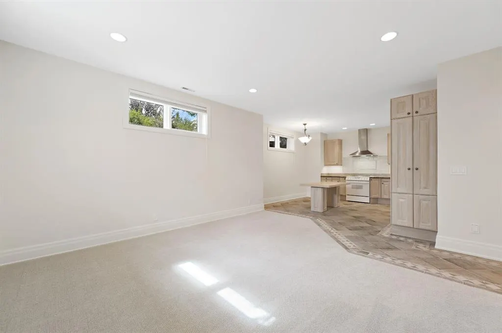 234009 48 Street W