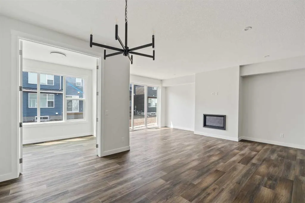 67 Silver Spruce Bay SW