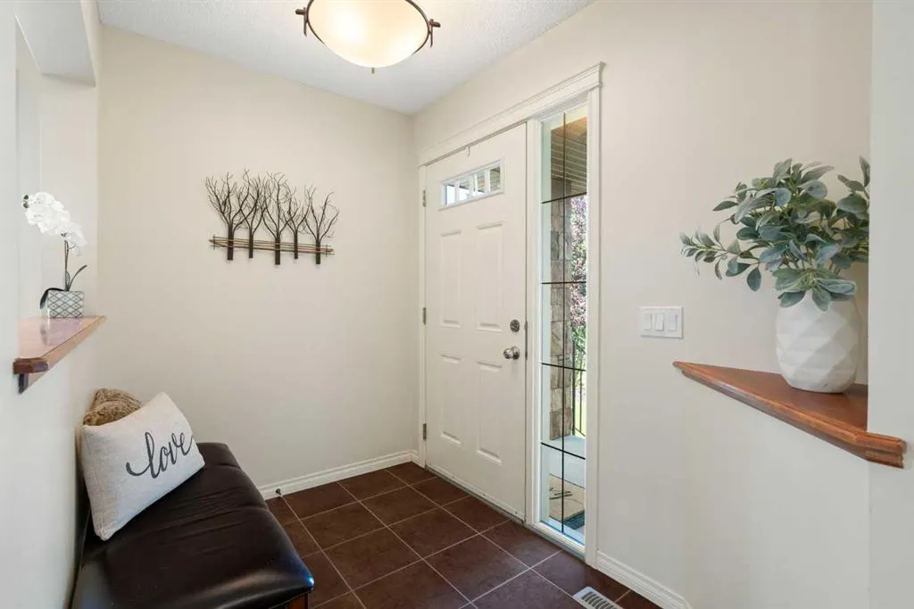 206 Silverado Range Place SW