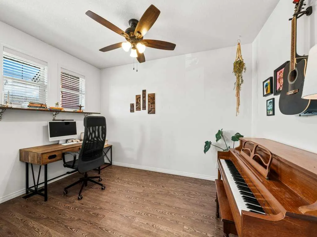 1086 Williamstown Boulevard NW, #301