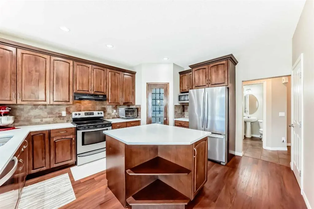 325 West Lakeview Drive