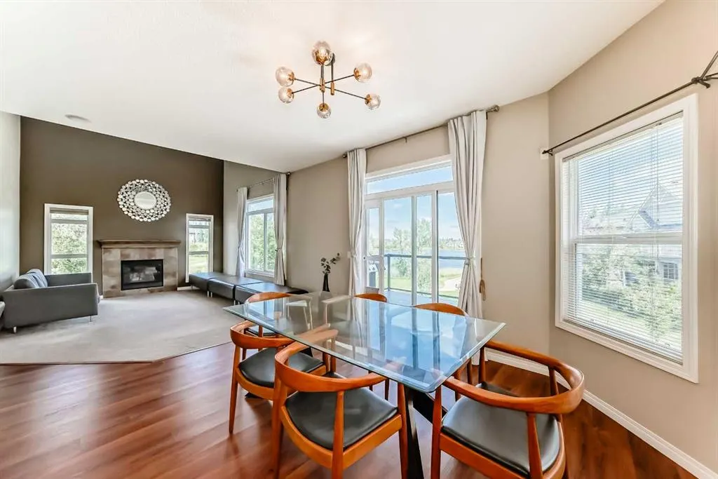 325 West Lakeview Drive