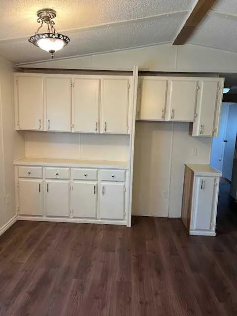 107/109 2 Street