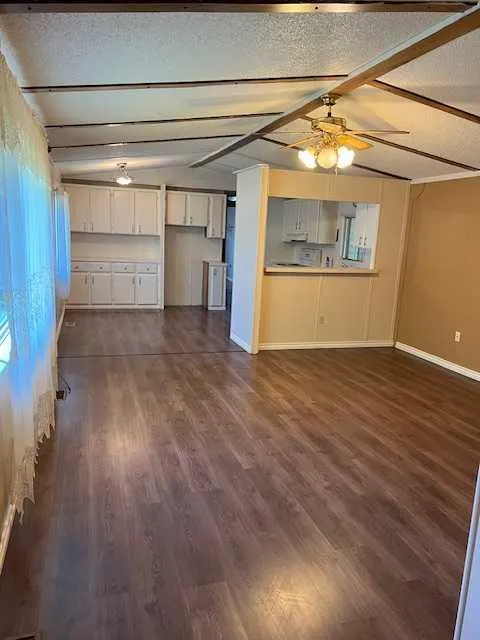 107/109 2 Street
