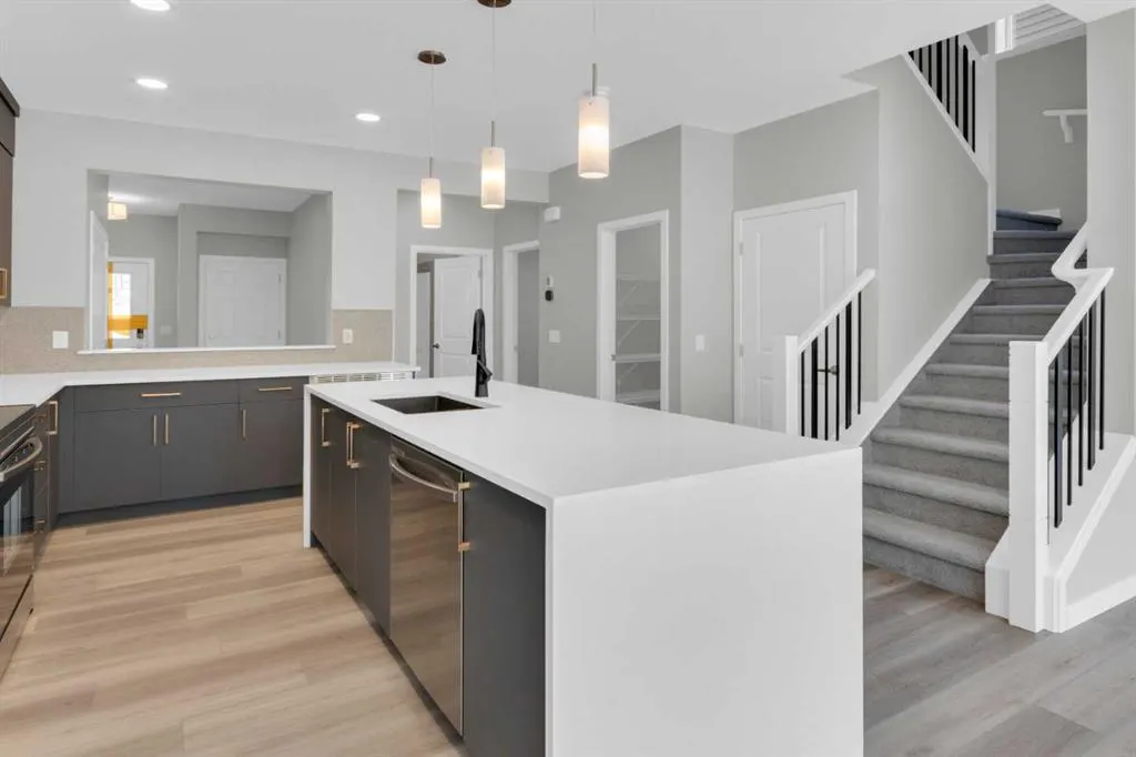209 Calhoun Crescent NE