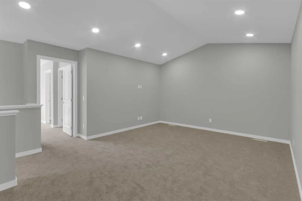 209 Calhoun Crescent NE