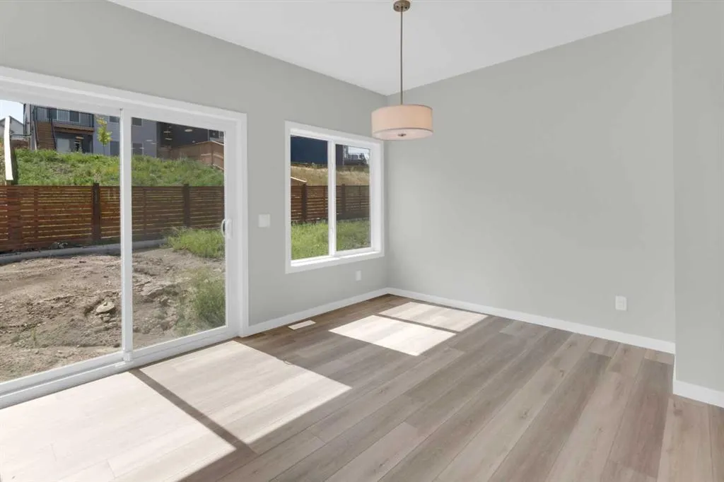 209 Calhoun Crescent NE