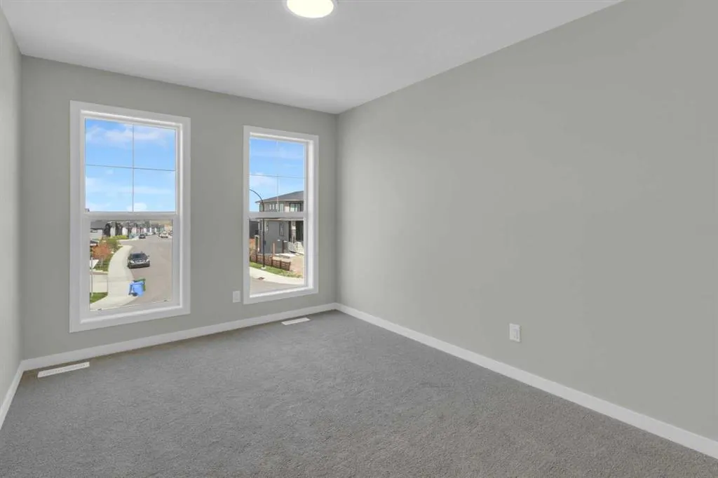 209 Calhoun Crescent NE