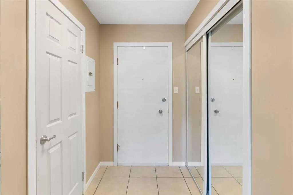 635 57 Avenue SW, #201