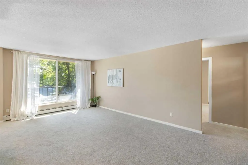 635 57 Avenue SW, #201