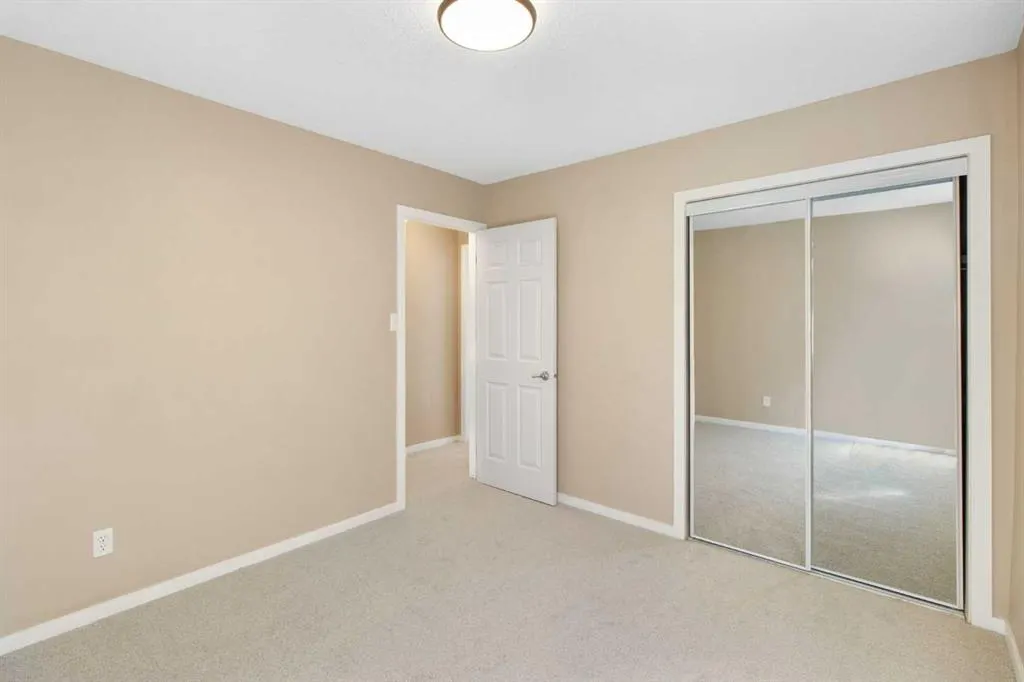 635 57 Avenue SW, #201