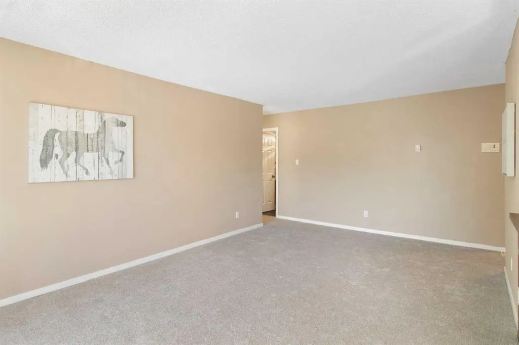 635 57 Avenue SW, #201